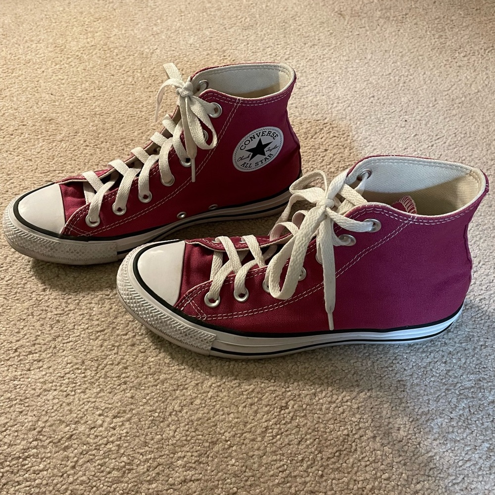 Magenta High Top Converse Women’s 7